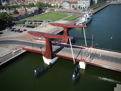 DOKBRUG-01